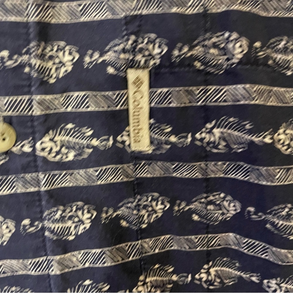Columbia Men's Navy and White Patterned Shirt - Picture 2 of 3